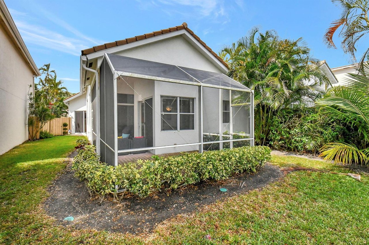 2489 NW 66th Dr