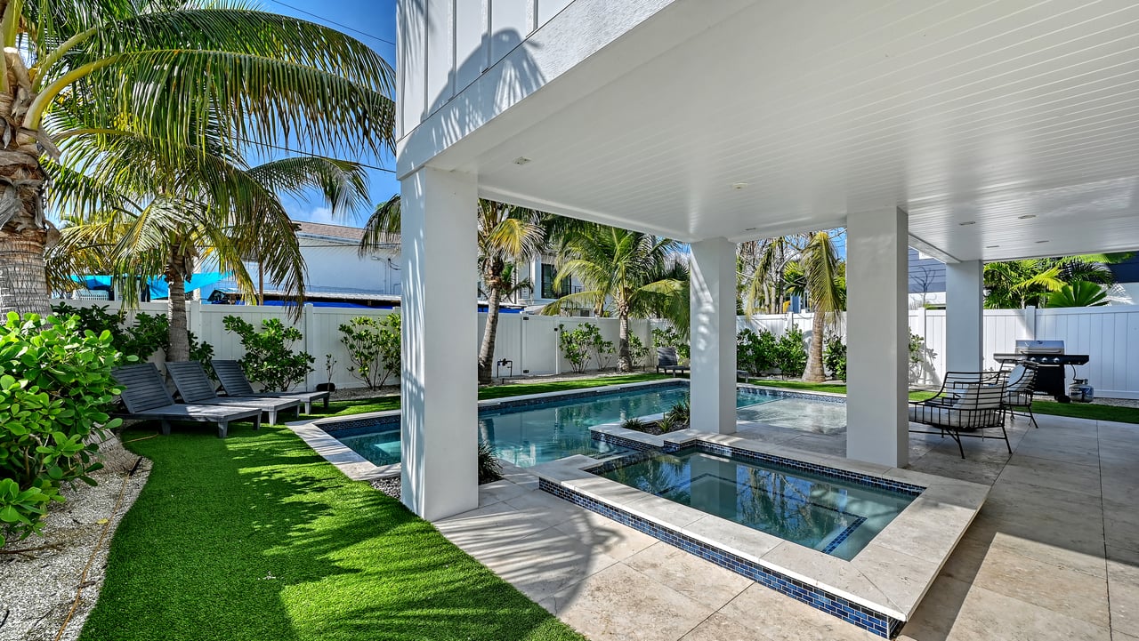 2206 Avenue A, Bradenton Beach, Florida