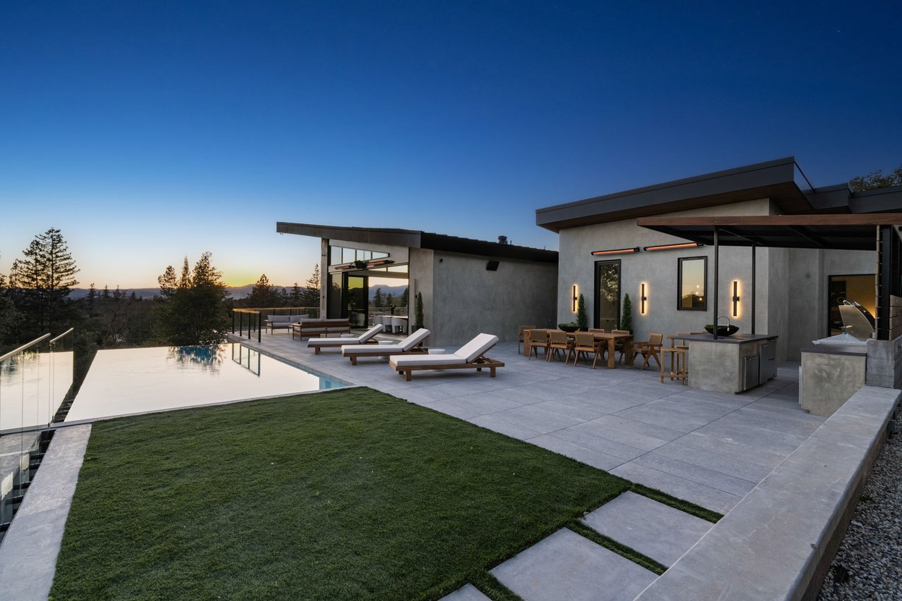 105 Canyon Drive