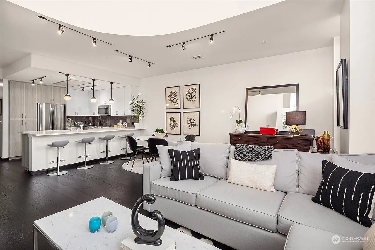 17 W Mercer St #4