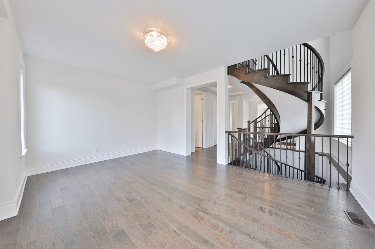 2163 Vineland Crescent, Oakville
