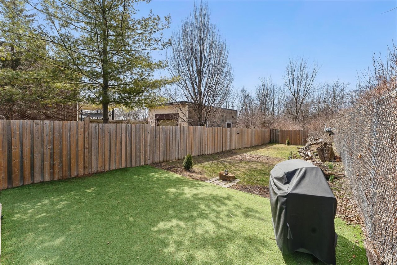 1106 Haig Blvd