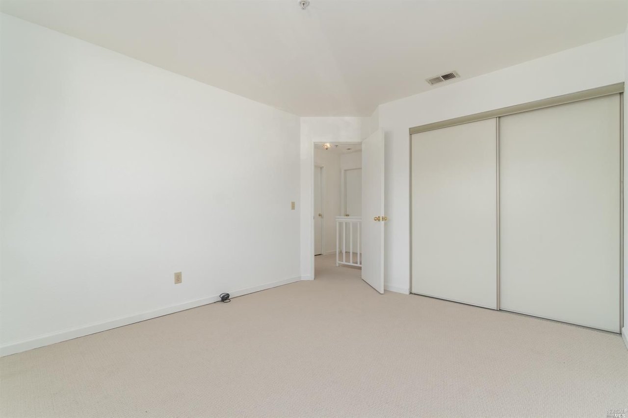 17 Cedarwood Ln