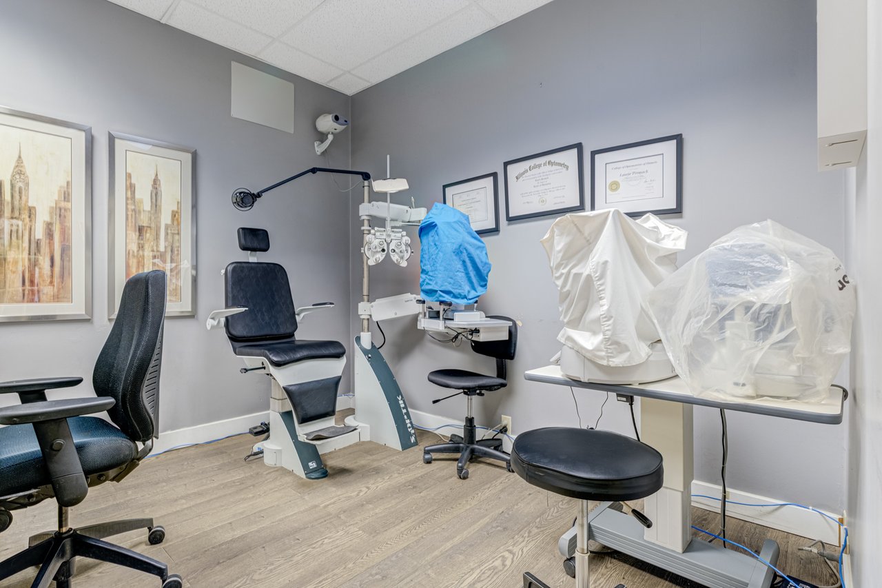 Commercial Property On Bloor St W - The Kingsway 