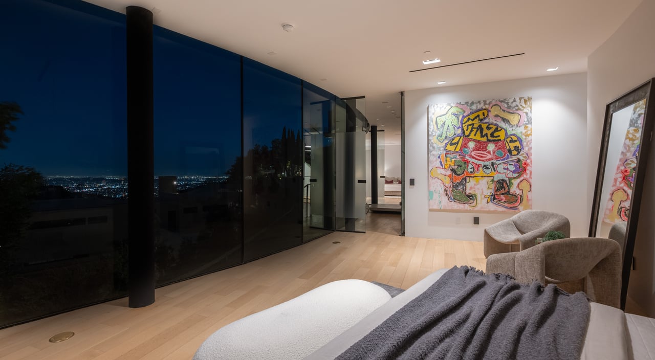 9277 Thrush Way, Sunset Strip