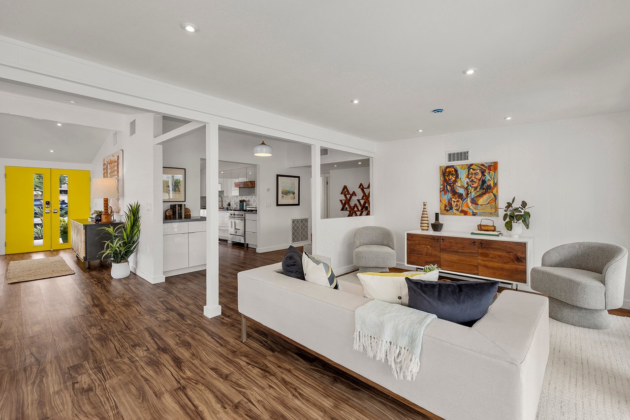 Tustin Cliff Home May For Sale