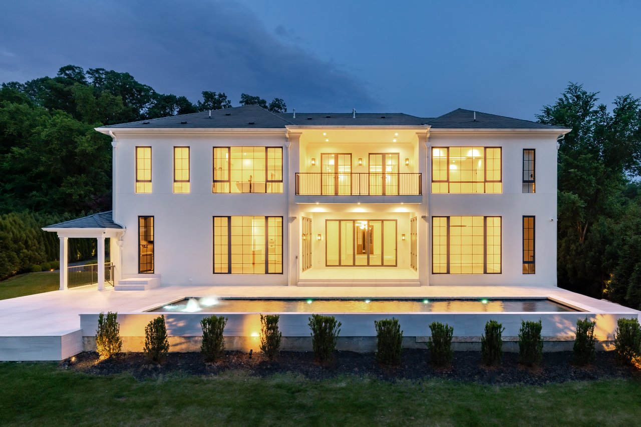 1102 Chain Bridge Road