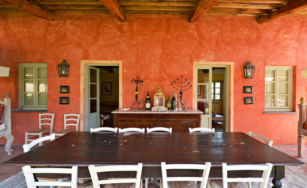 Casa Rosso Chic