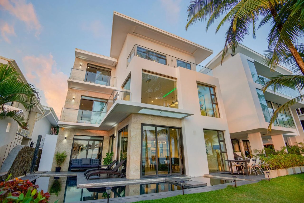 Titled Beachfront Luxury Estate, Jaco, Puntarenas