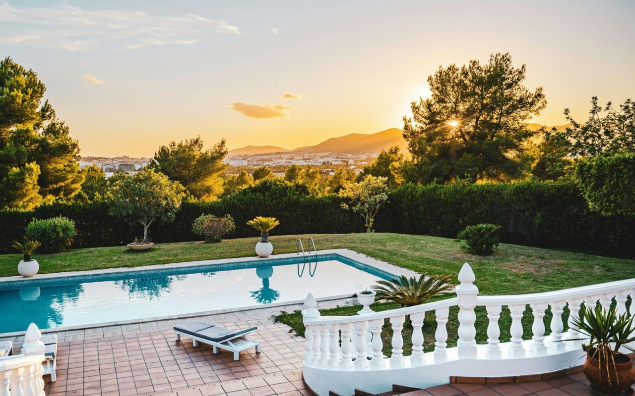 Top Outdoor Features That Make Lake Havasu Homes Shine