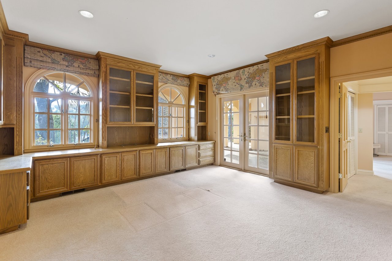 6 Tappan Lane
