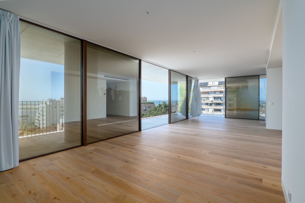 3-Bedroom Apartment with Panoramic Ocean & River Views in the iconic Foz do Douro's New Landmark - Miramar Tower 