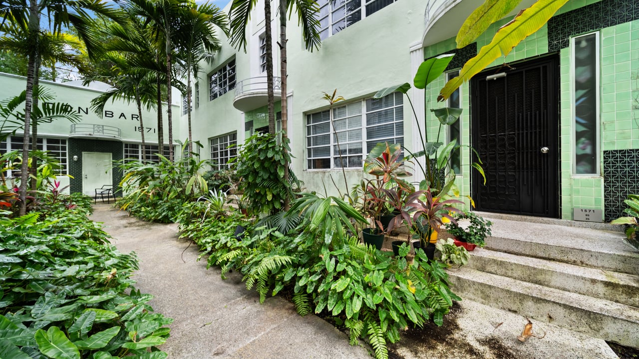 1571 Pennsylvania Ave # 3S