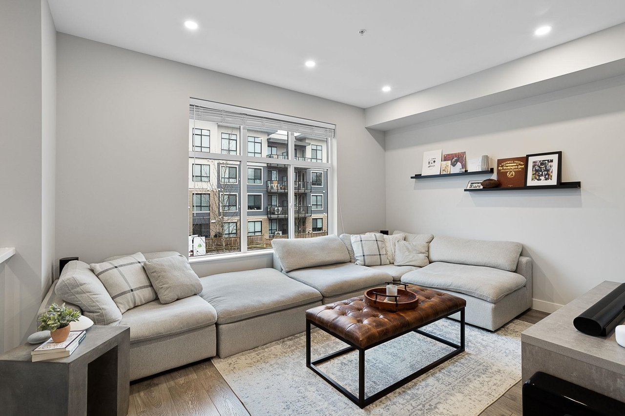 78-20327 72b Ave