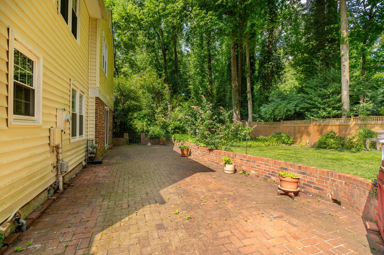 9606 Whitecedar Ct