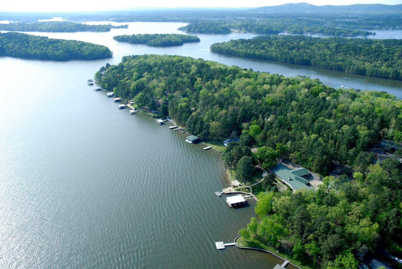 Tranquil waters and rolling hills found in Hot Springs, Arkansas