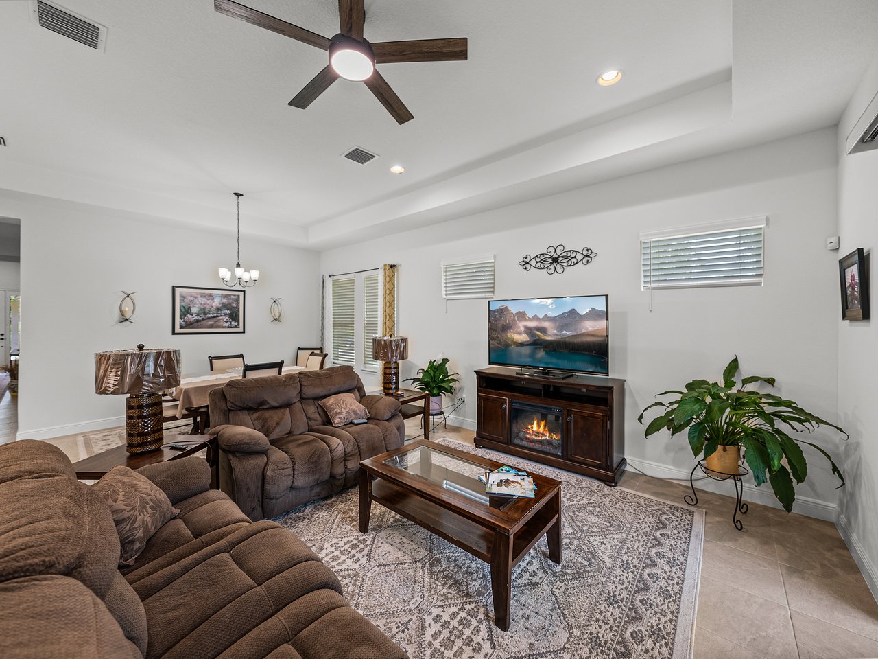 14198 THOROUGHBRED DR