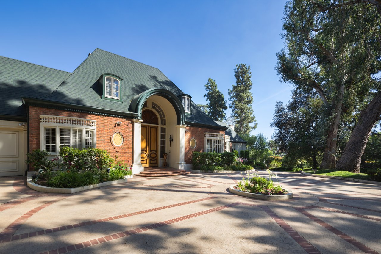 1025 N Crescent Dr, Beverly Hills