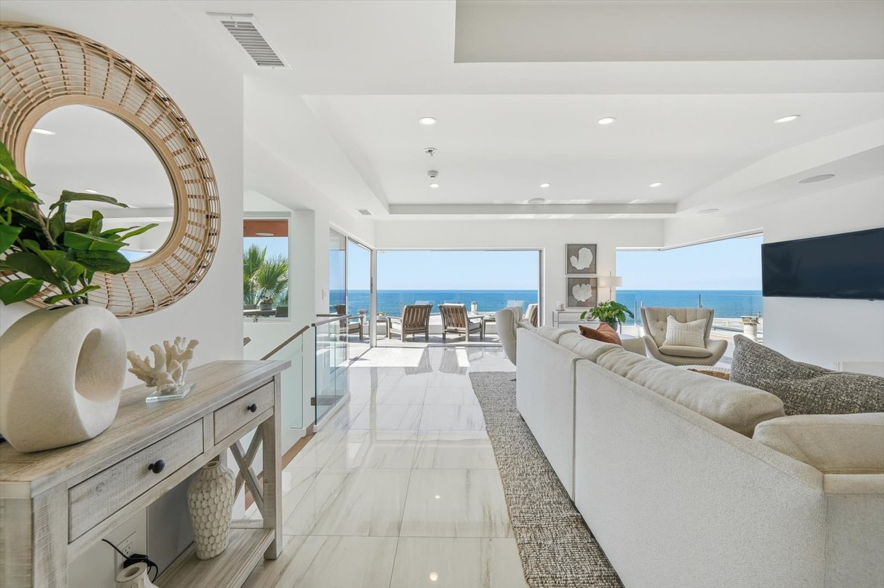  Steps from the Sand & Panoramic Views in Manhattan Beach