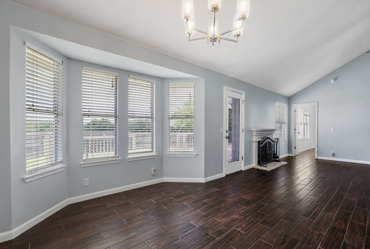 1301 Waterfall Ave