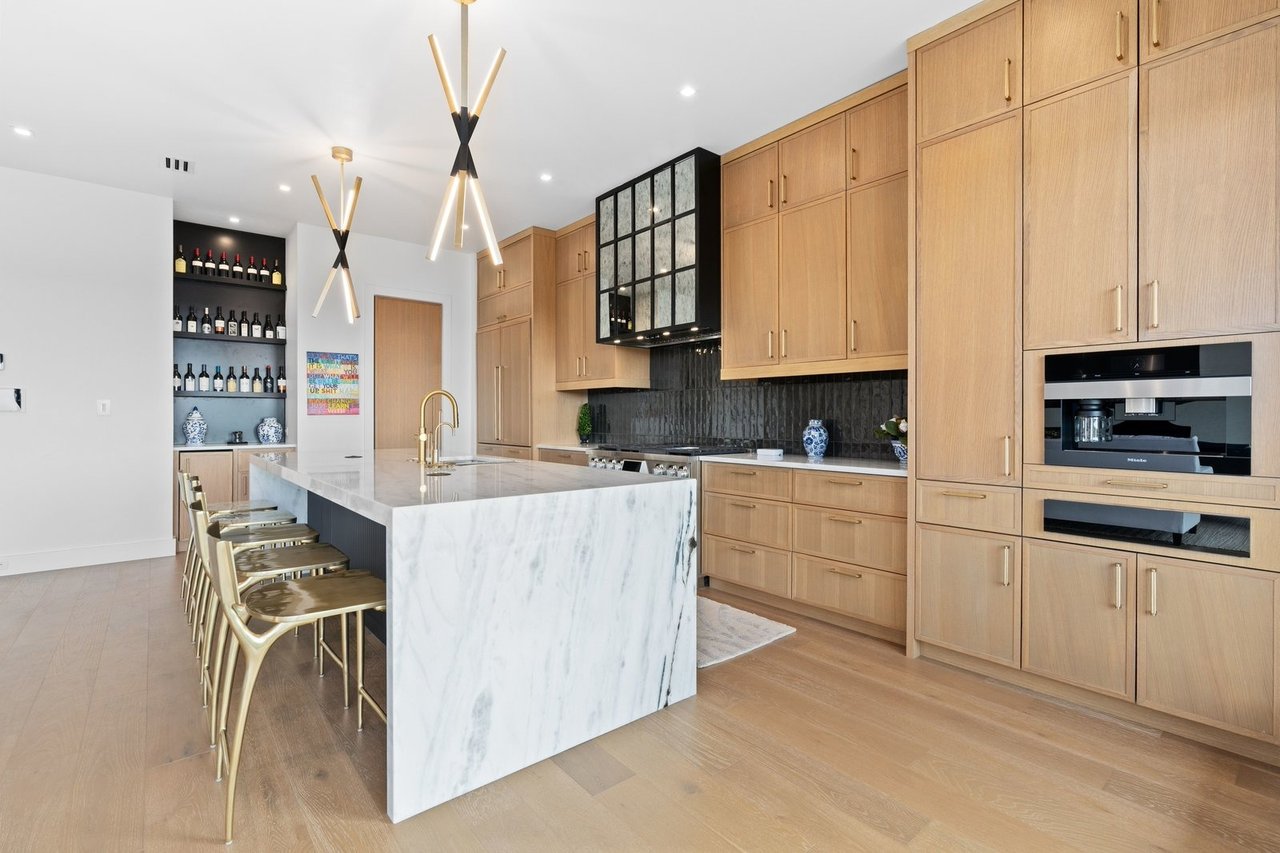 Luxxis Design 1104 Summit