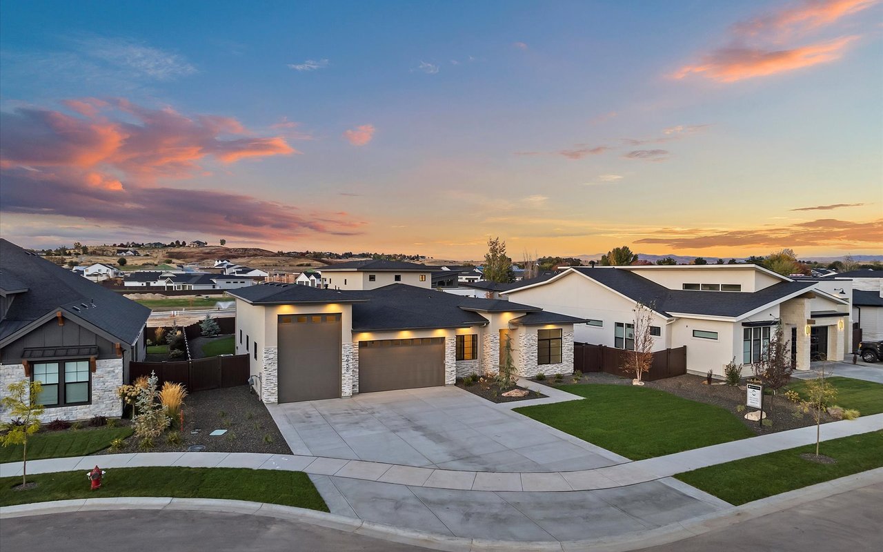 Modern Craftsman at the Base of the Star Foothills