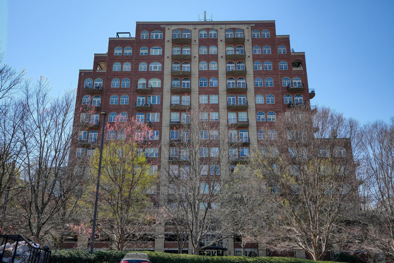 1010 Midtown building exterior