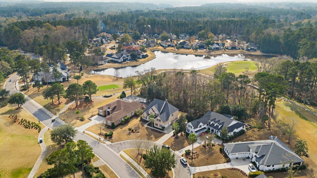 257 Farnsleigh Avenue