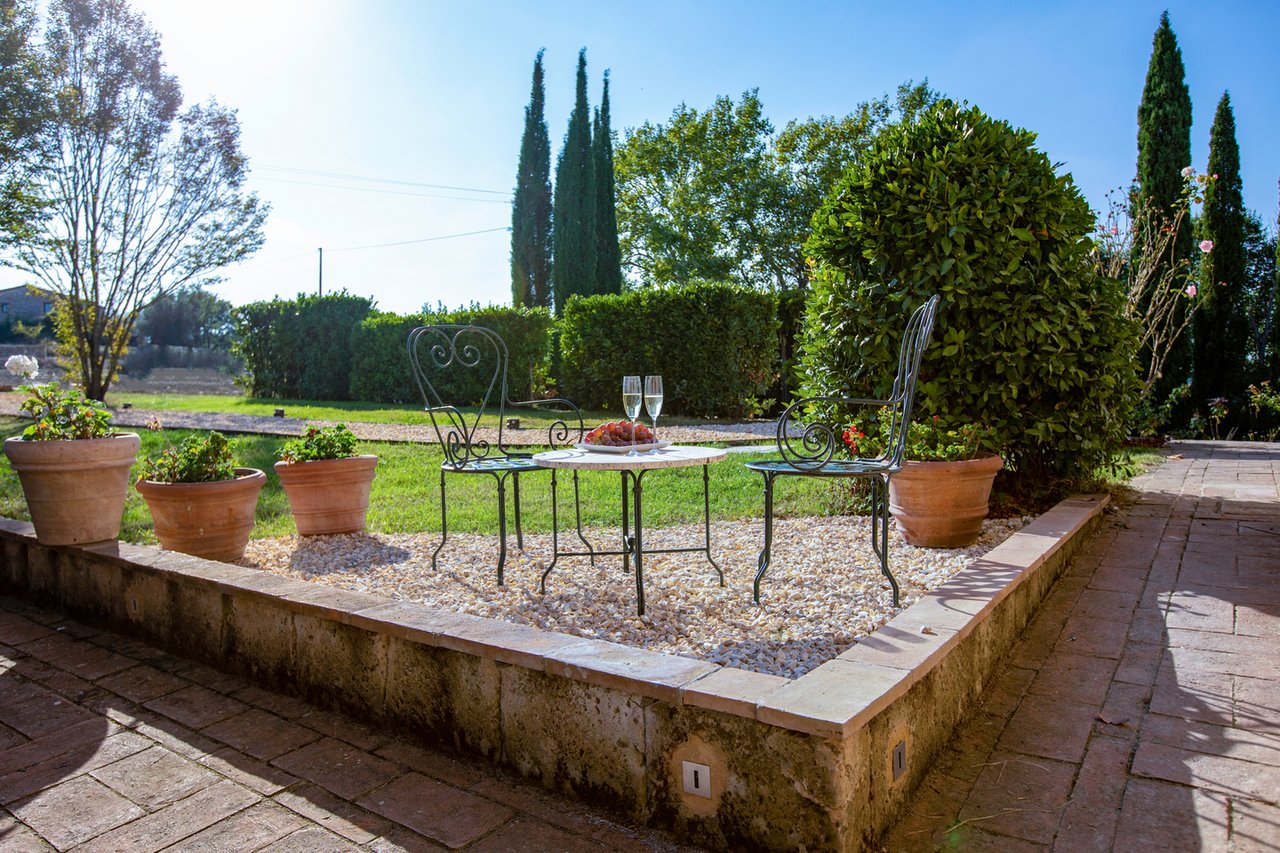 Country Luxury Home For Rent in Valdorcia