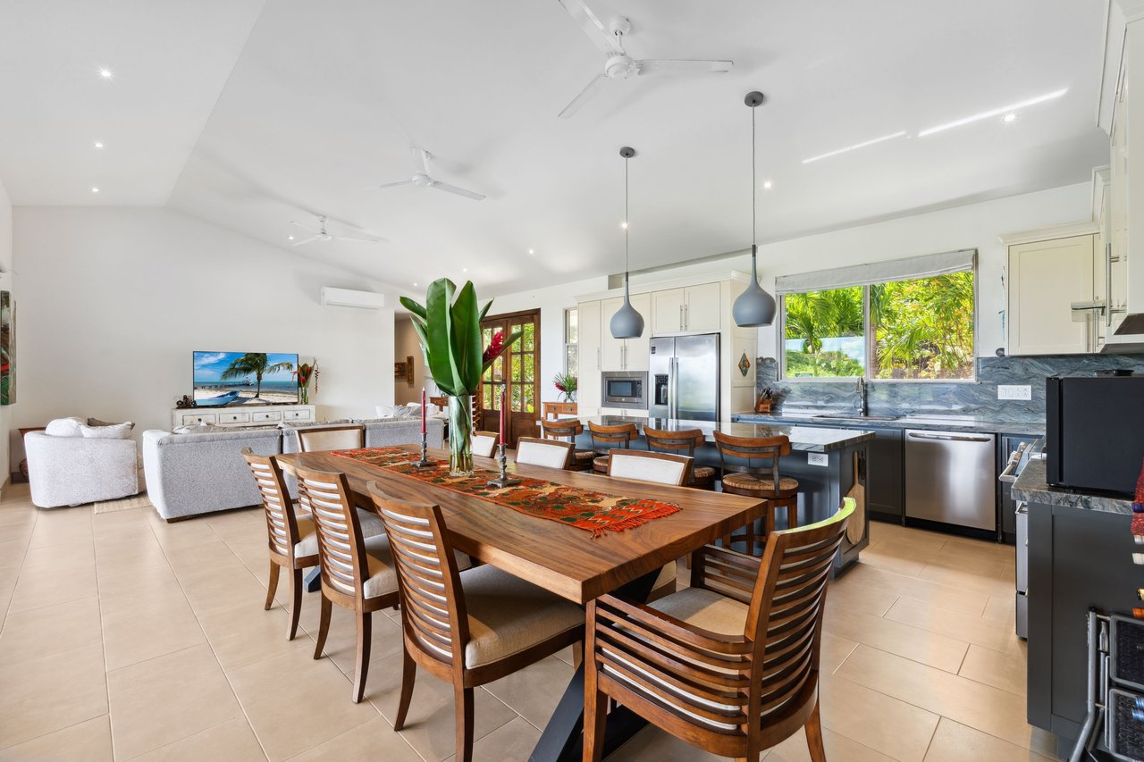 Casa Pickle on the Hill | Spacious Private Estate with Pickleball Court, Mature Gardens & Independent Guest Apartment