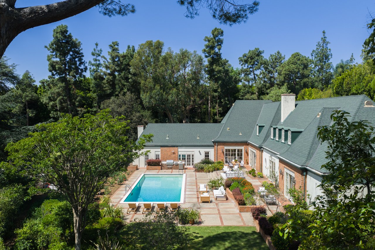 1025 N Crescent Dr, Beverly Hills