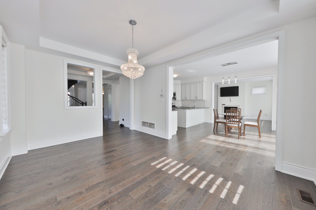 2163 Vineland Crescent, Oakville