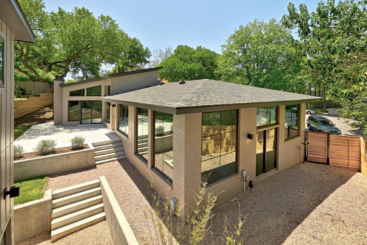 2001 Circle Haven