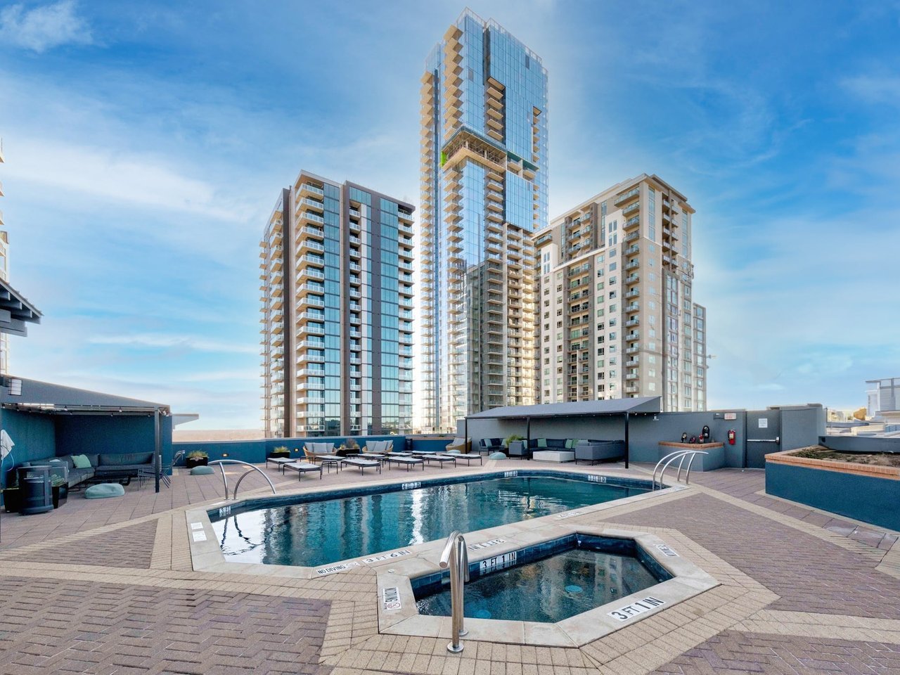 54 Rainey Street PH09