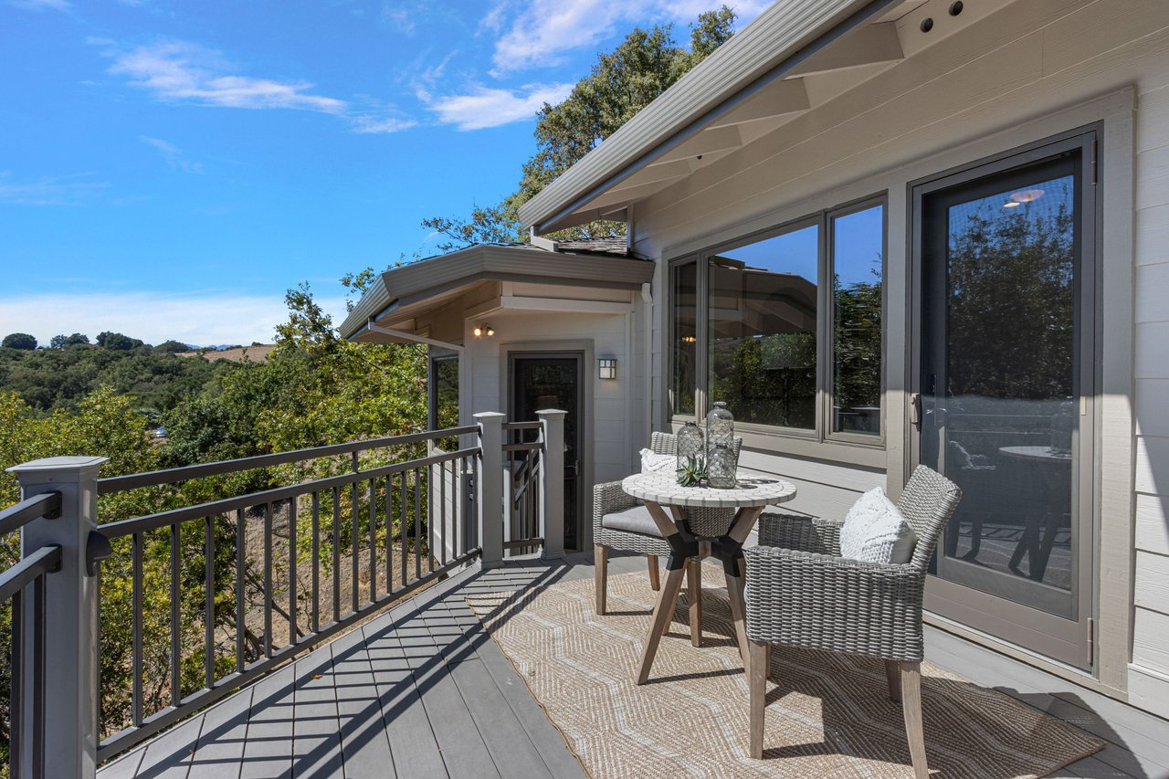 809 Mountain View Dr