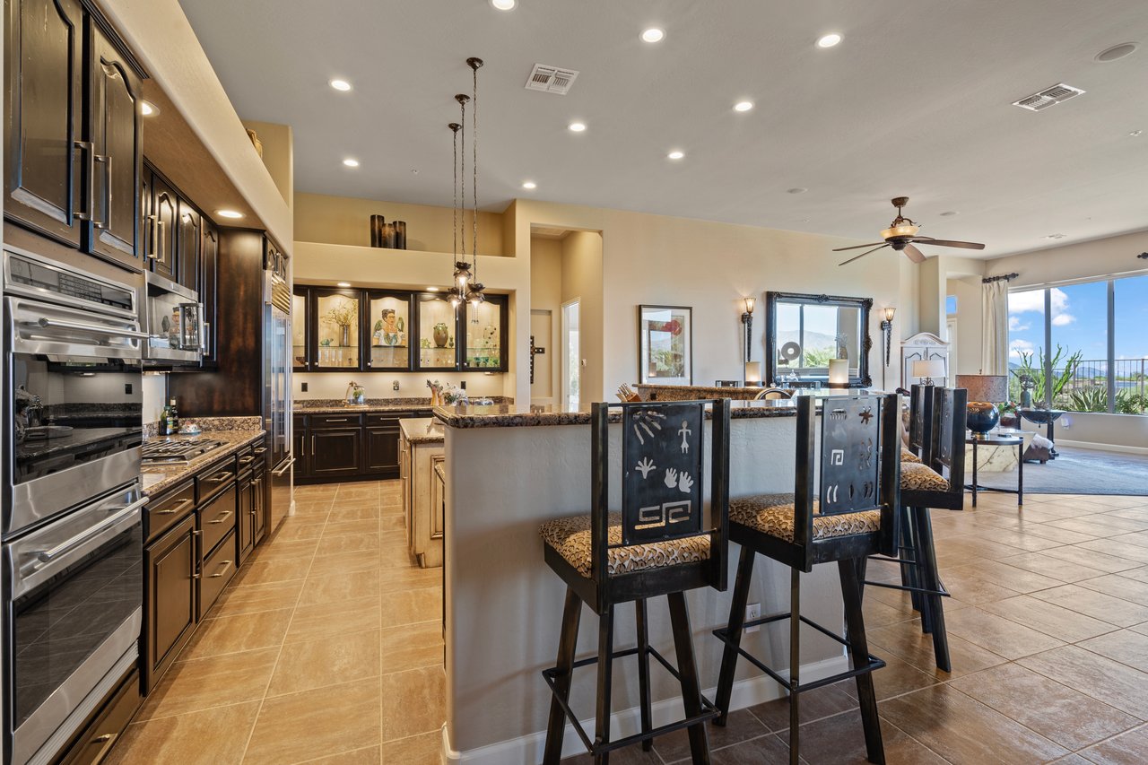 9812 E ROADRUNNER Drive