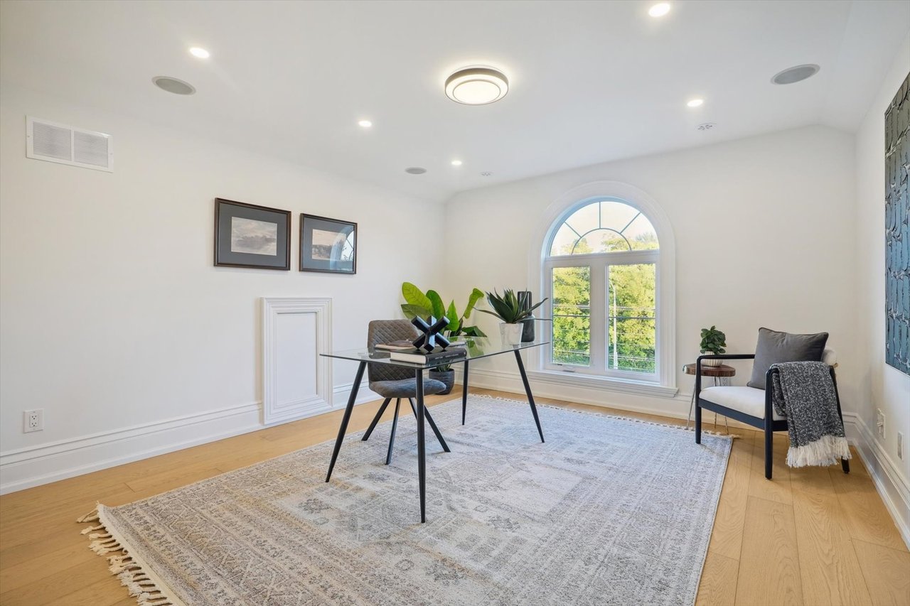 452 Rothesay Place