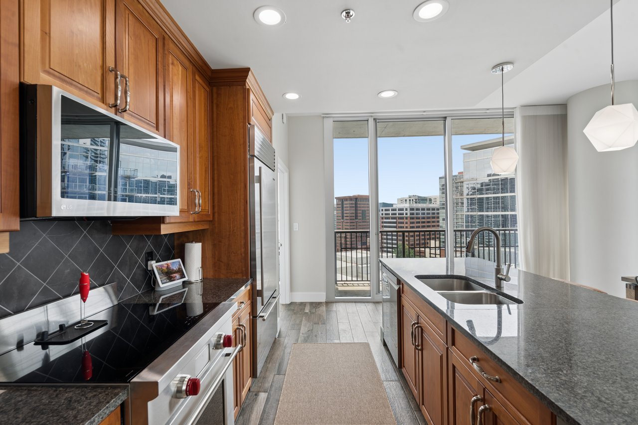 1080 Peachtree Street NE Unit 1711