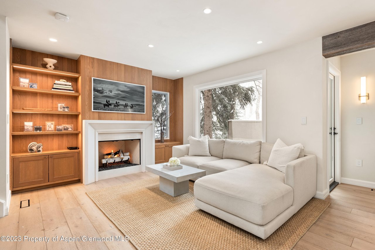 814 W Bleeker Street, C4