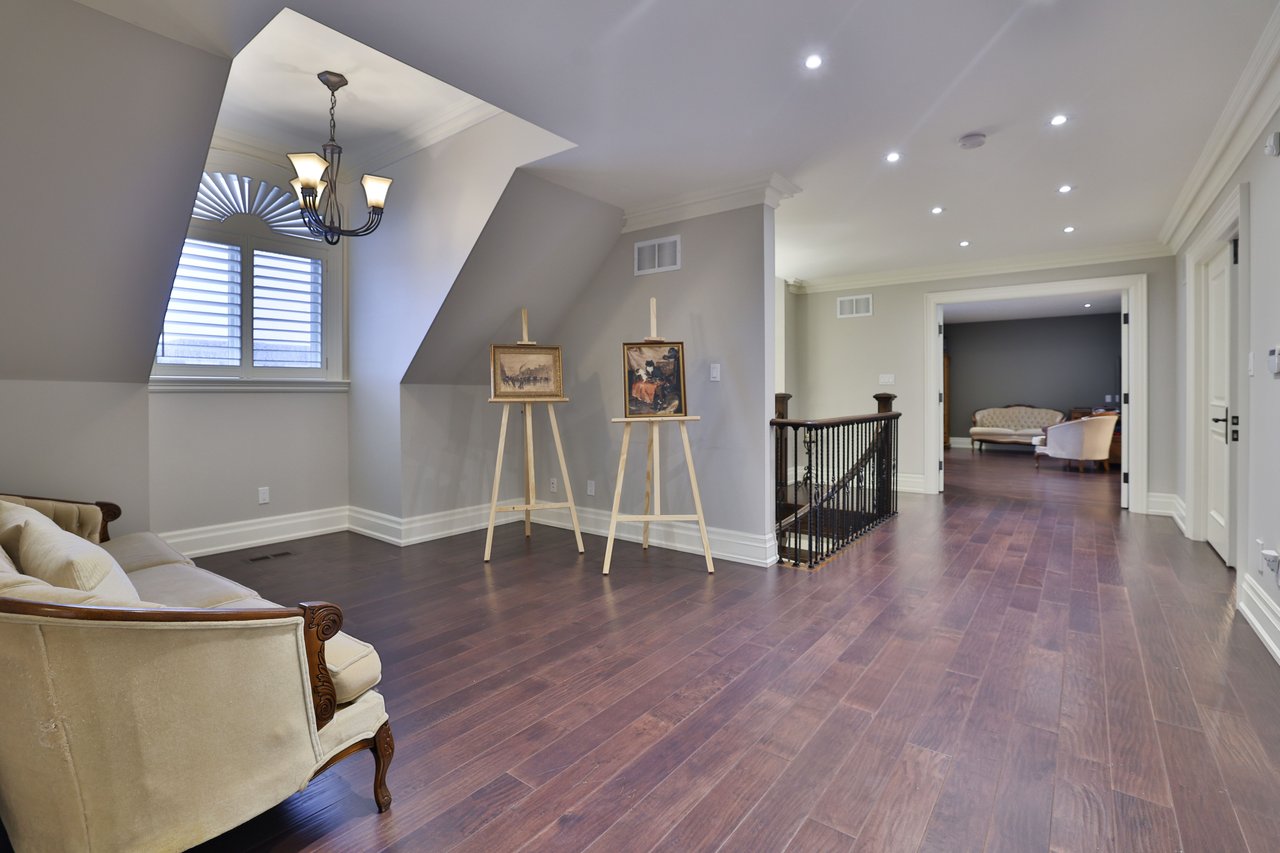 390 Seaton Drive, Oakville