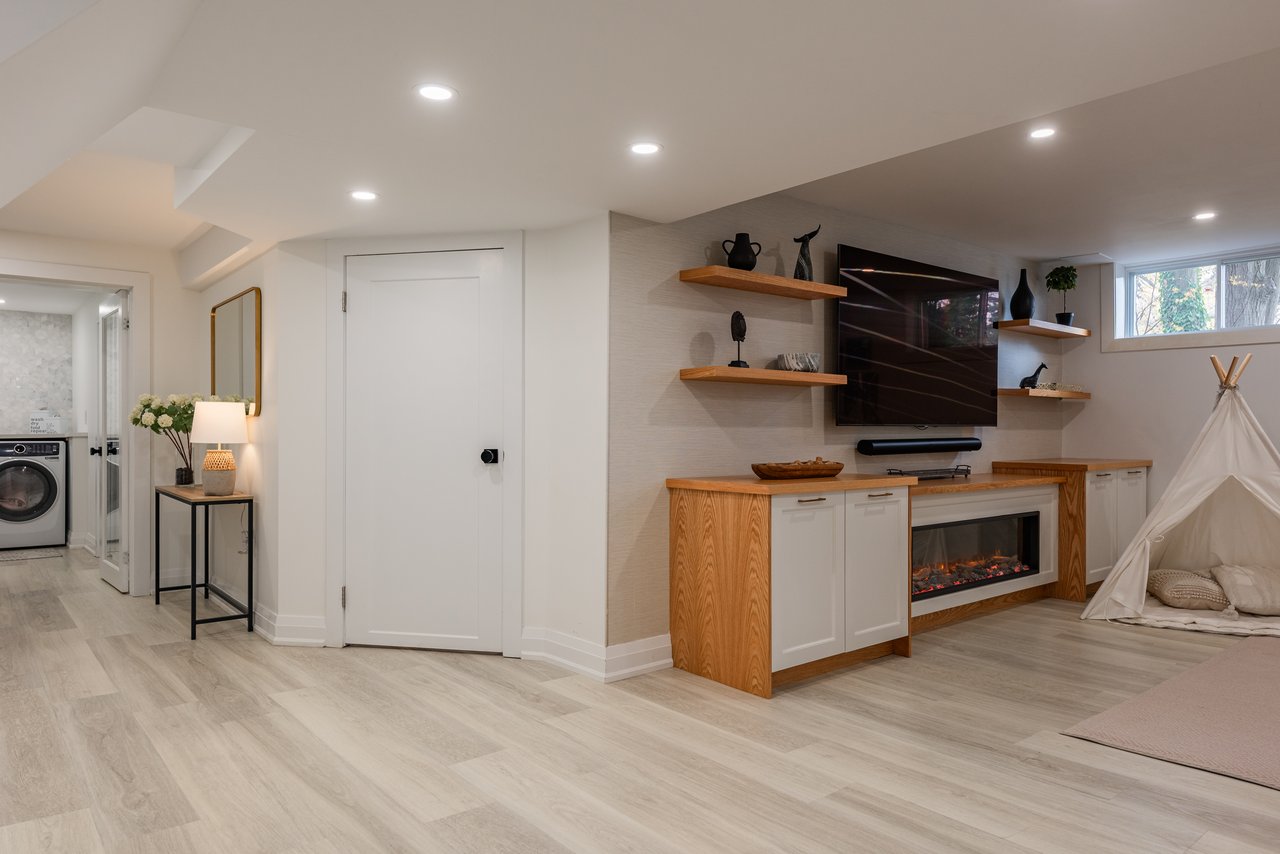 Central Oakville Bungalow