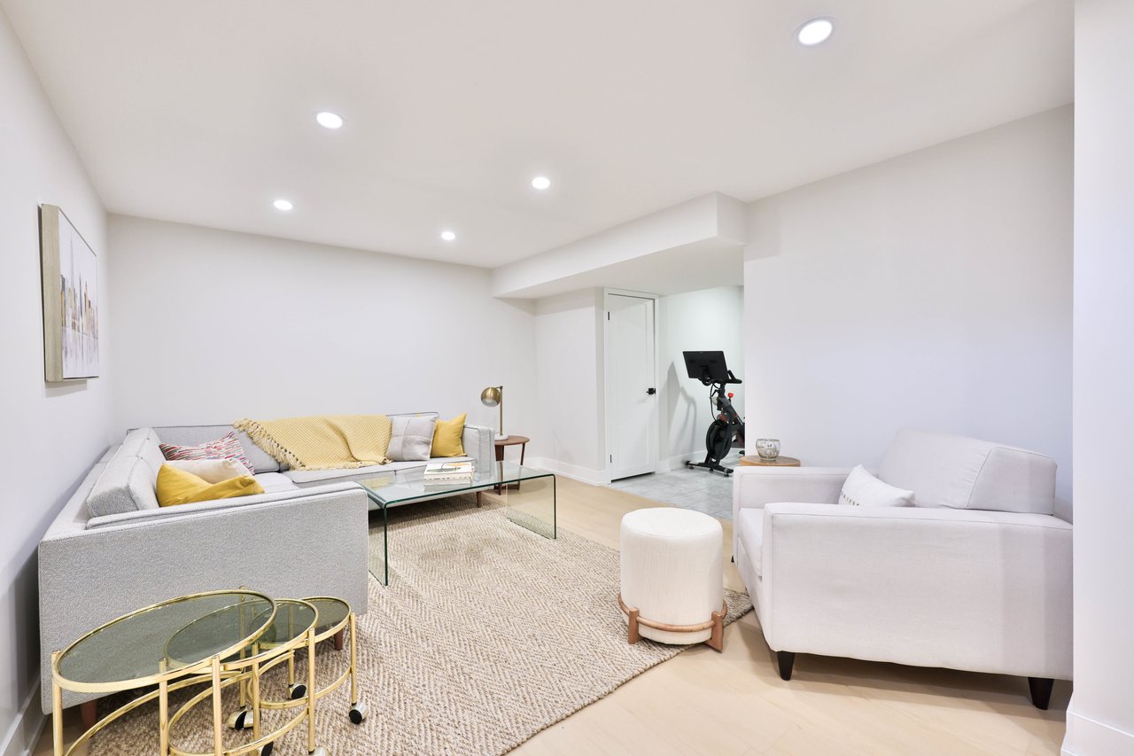 83-1055 Shawnmarr Road, Mississauga