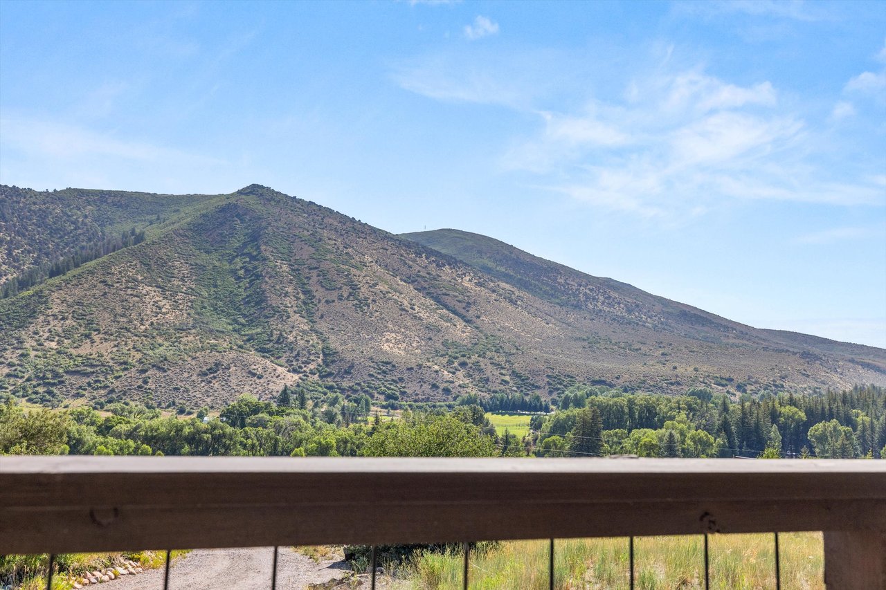 Charming Home with Spectacular Mountain Views