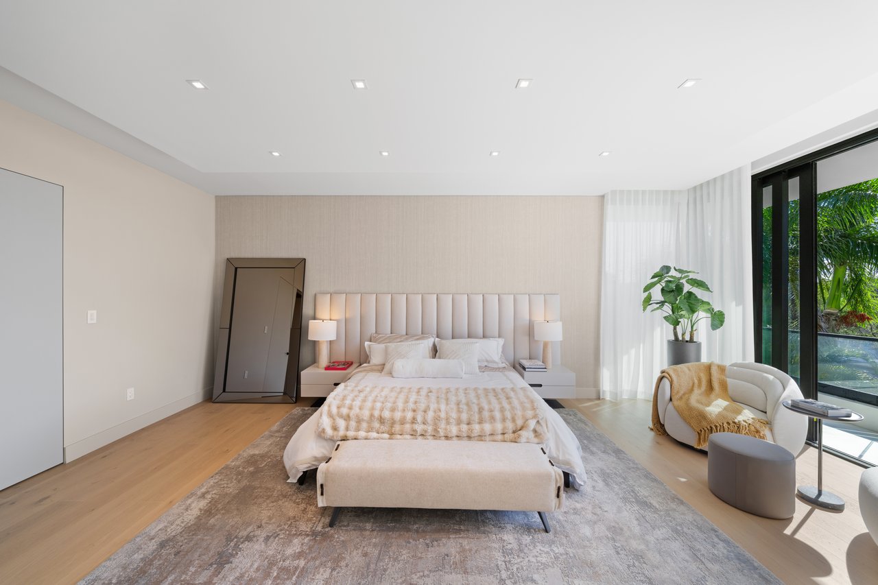 2950 NE 164th Street