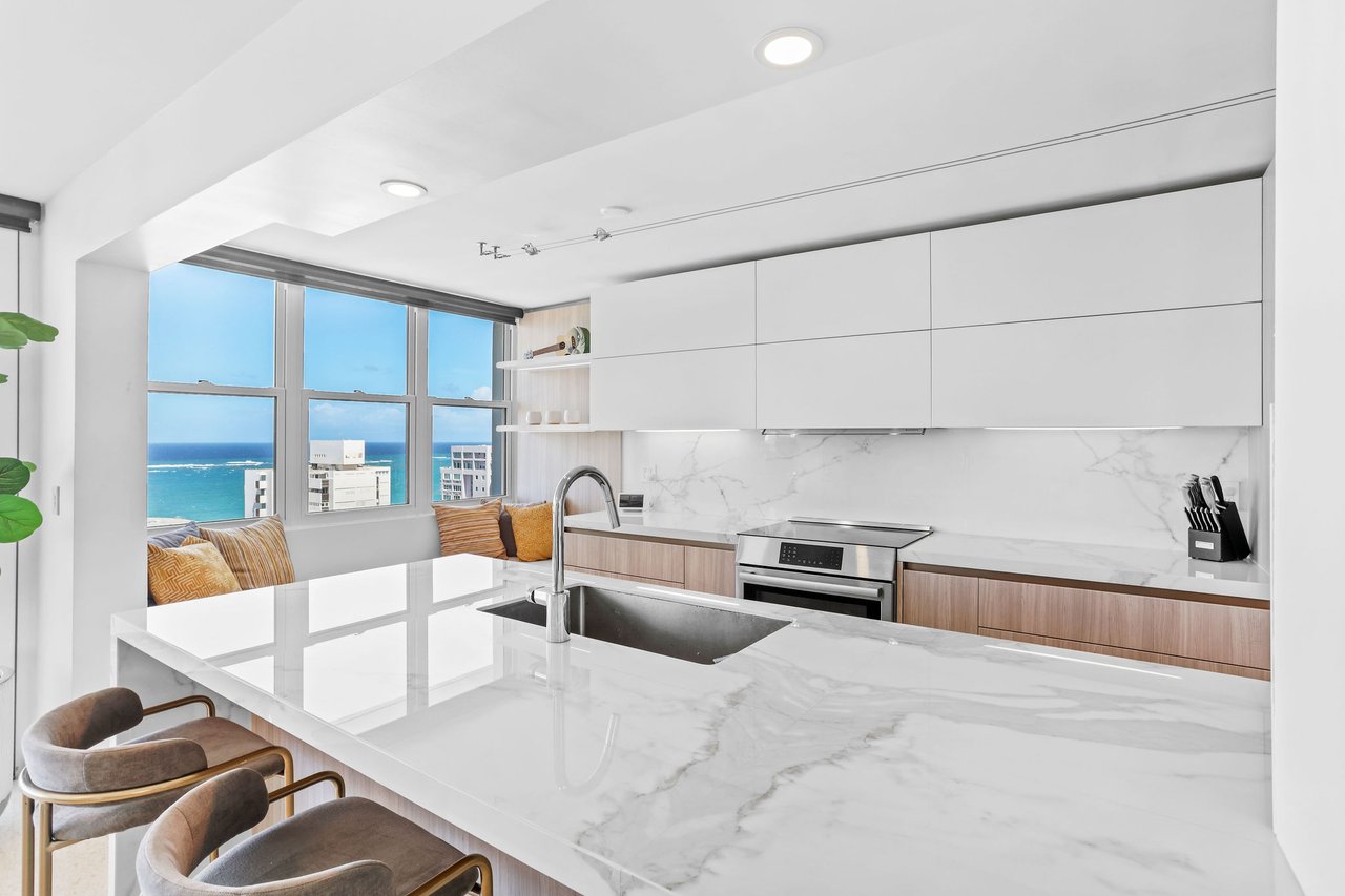 Cond. PRILA #17C, 70 Kings Court, Condado