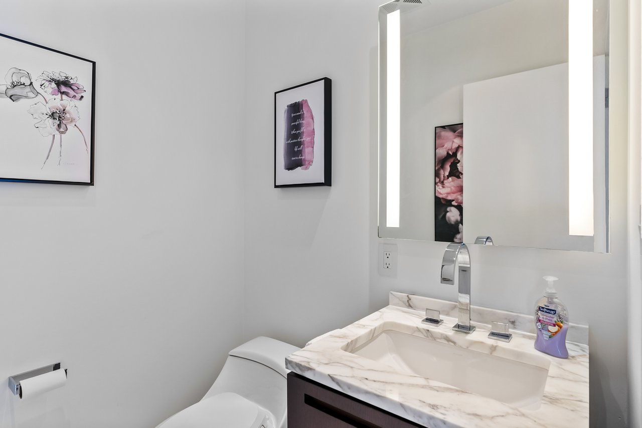 Suite 5804- 180 University Avenue