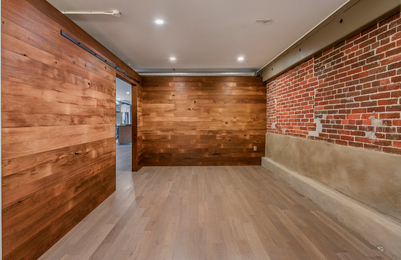 527 Molino St Unit: 202