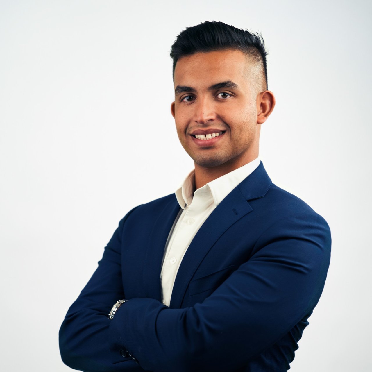 Kenny Perez Albuquerque, NM Real Estate Agent Headshot