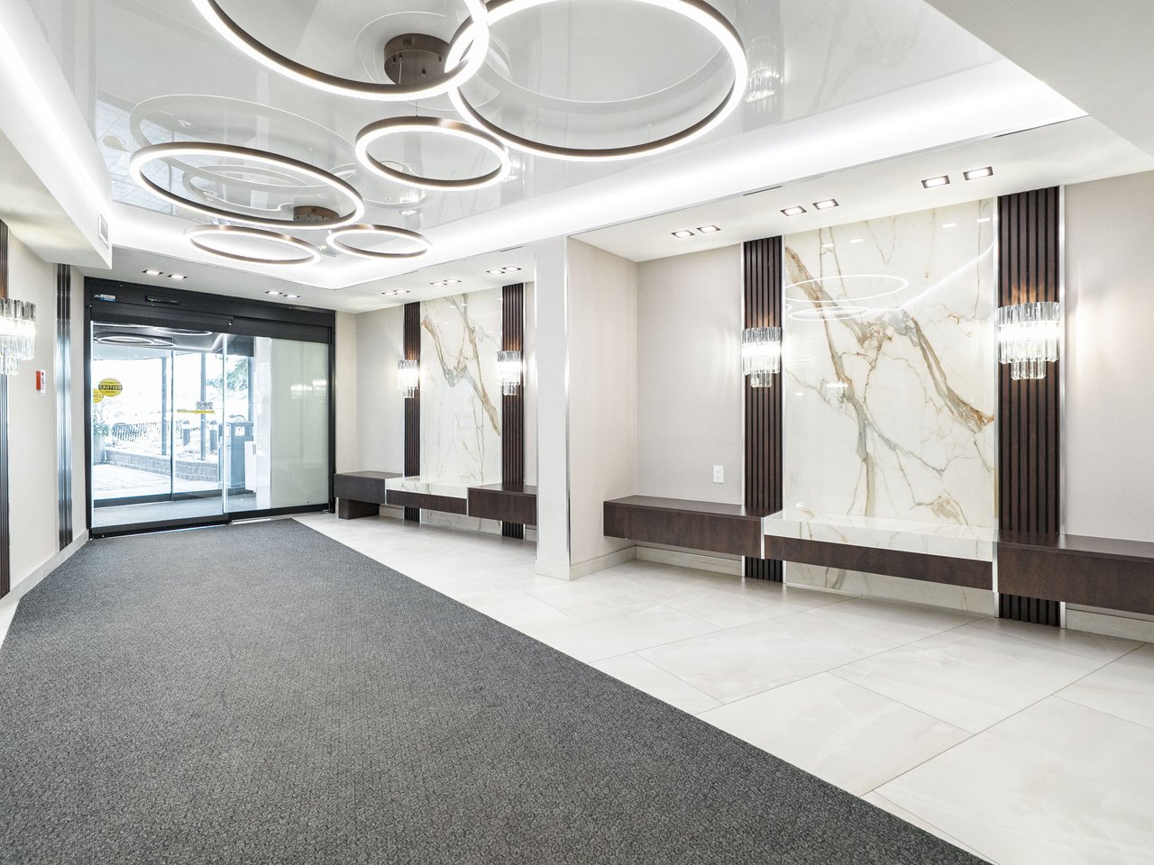 30 Harding Boulevard W, 404