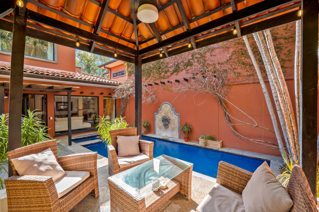 Villa Cerca del Mar 5 | Beach House in Highly Coveted and Intimate Development in Tamarindo/Langosta